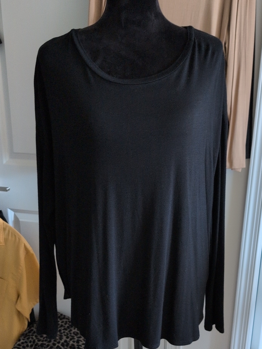 Kenneth Cole Black Long-Sleeve Scoop Neck Top